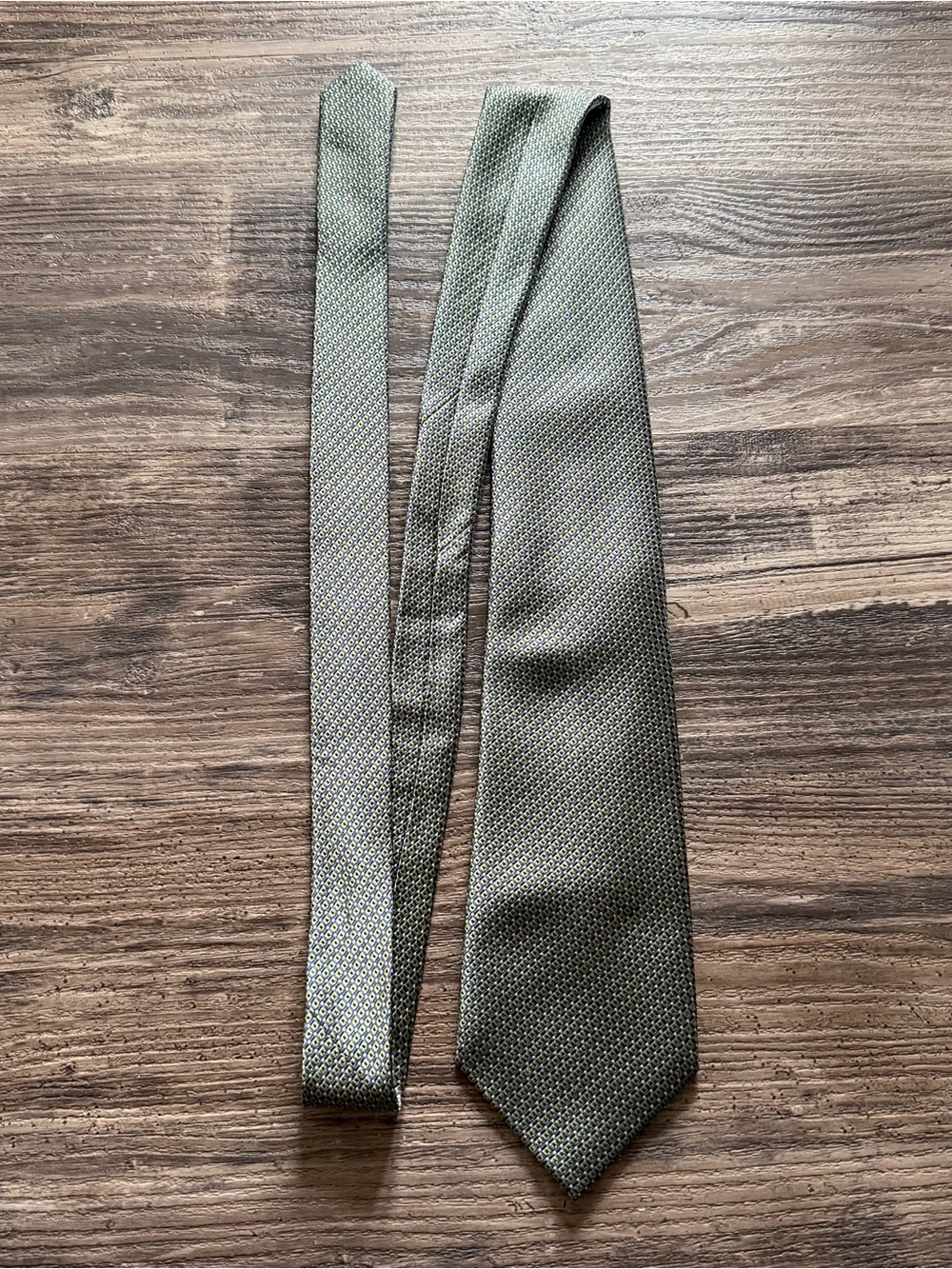Club Room by Charter Club Green Blue Gold Woven Geometric 100% Silk Pointed Tie